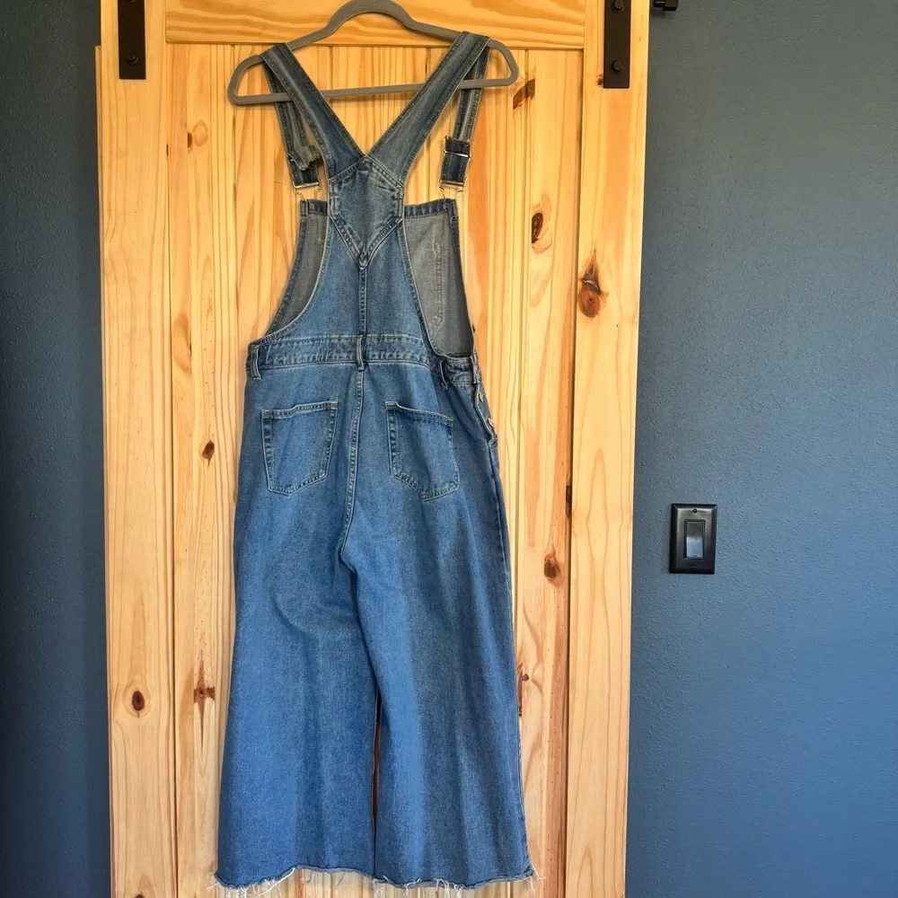 Denim Raw Hem Wide Cropped Overalls size Large - Picture 9 of 11